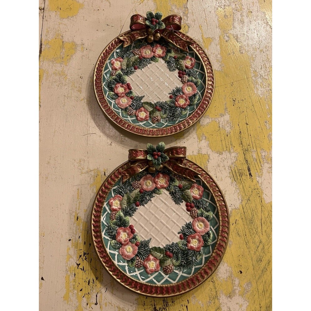 Set of 2 Fitz & Floyd Christmas Wreath Wall Hanging Plates